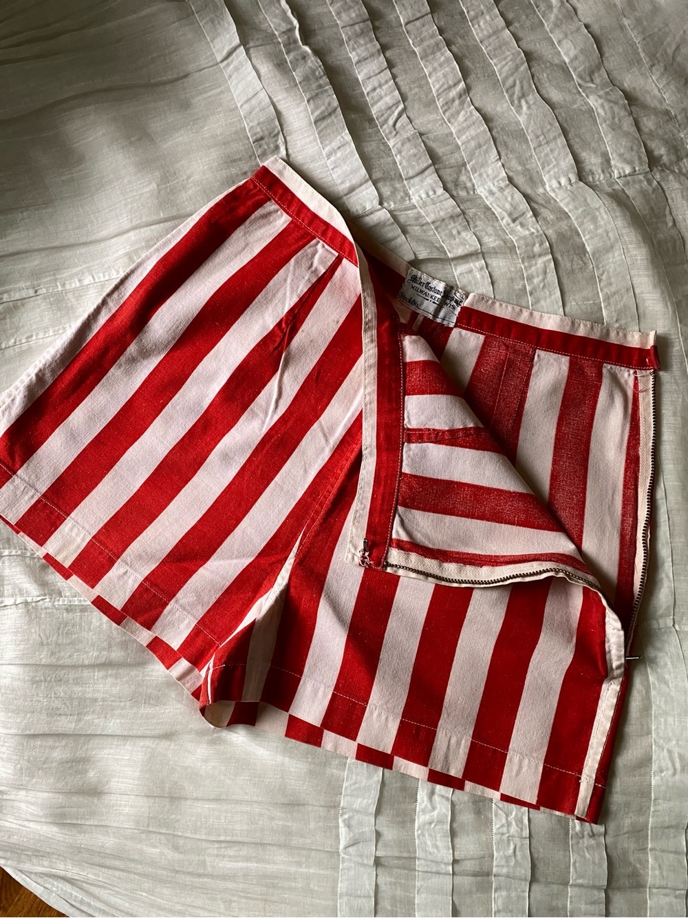 Vintage 1940s/50s Red and White Striped Shorts